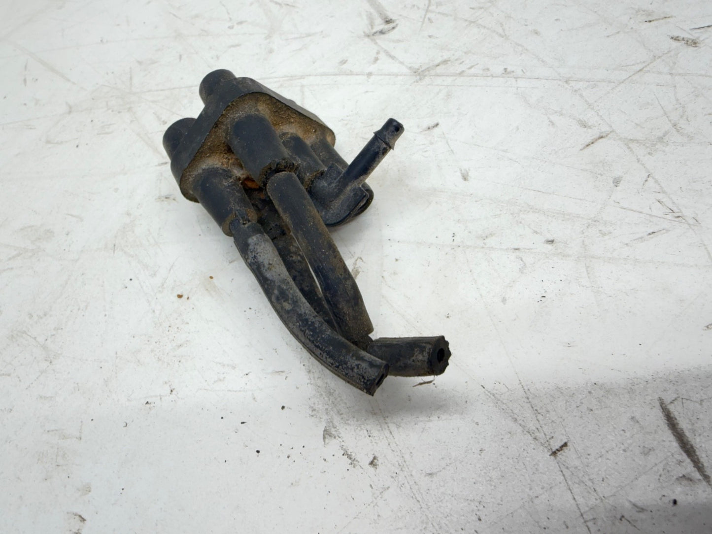 Jeep Wrangler & CJ 258 Intake Manifold Sensor 4.2 Ported Vacuum Switch Plug OEM