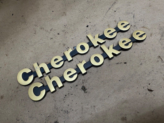 84-01 Jeep Cherokee XJ Fender Emblem Logo Name Plate Emblem Set GOLD LIMITED (2)