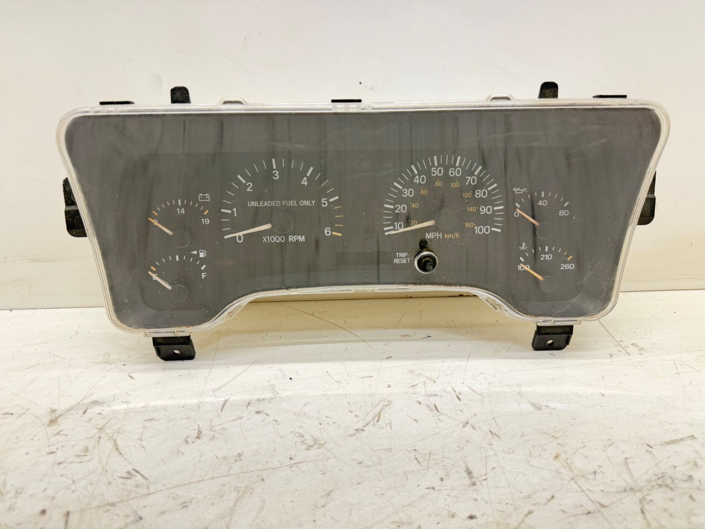 97-01 Jeep Cherokee XJ SPEEDOMETER CLUSTER Gauge Speedo Gauge Instrument Tach TJ