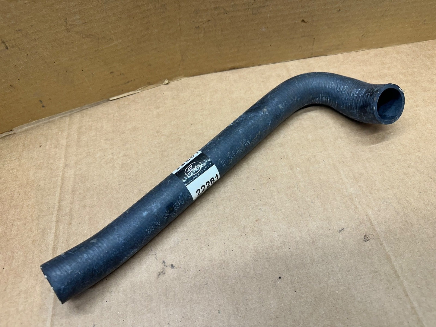 Gates 22281 Premium Molded Coolant Hose For 97-02 Jeep TJ Wrangler 4.0L 6 cylind