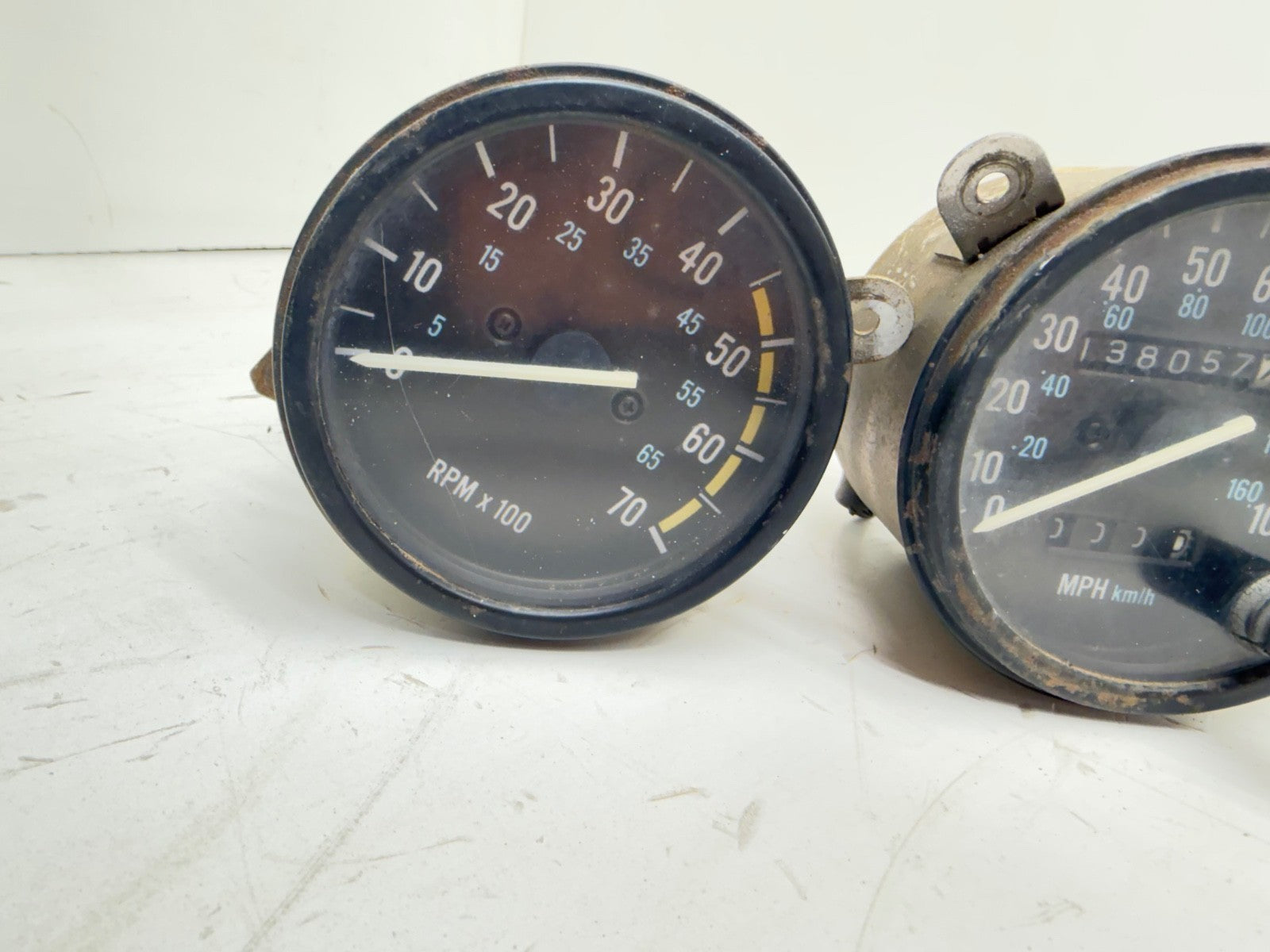 87-90 Jeep Wrangler YJ Gauge Instrument Cluster Speedometer Tachometer 138k Mile