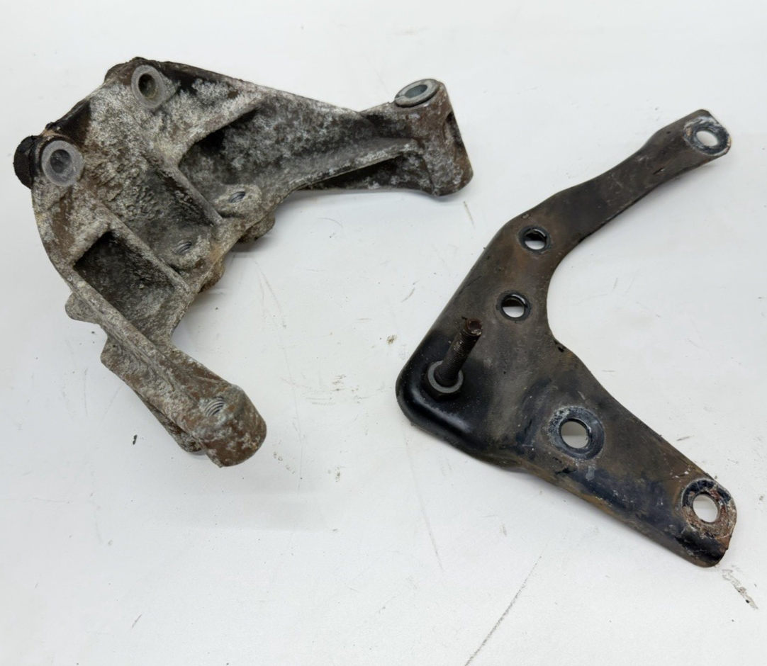 Jeep Cherokee XJ 91-01 4.0 Engine Alternator Bracket 5300686855233 Alt Motor OEM