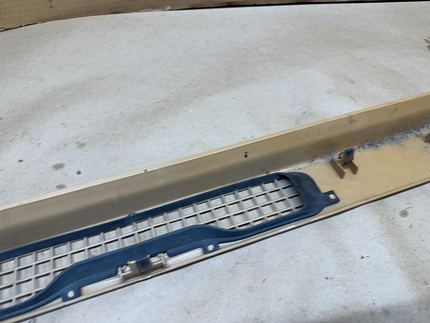 97-06 Jeep Wrangler TJ Dash Cowl Vent Trim Bezel Defrost OEM Tan Factory Beige