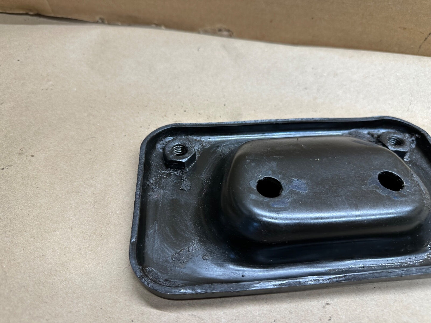 87-01 Jeep Cherokee XJ AW4 Automatic Transmission Exhaust Mount Bracket 2wd