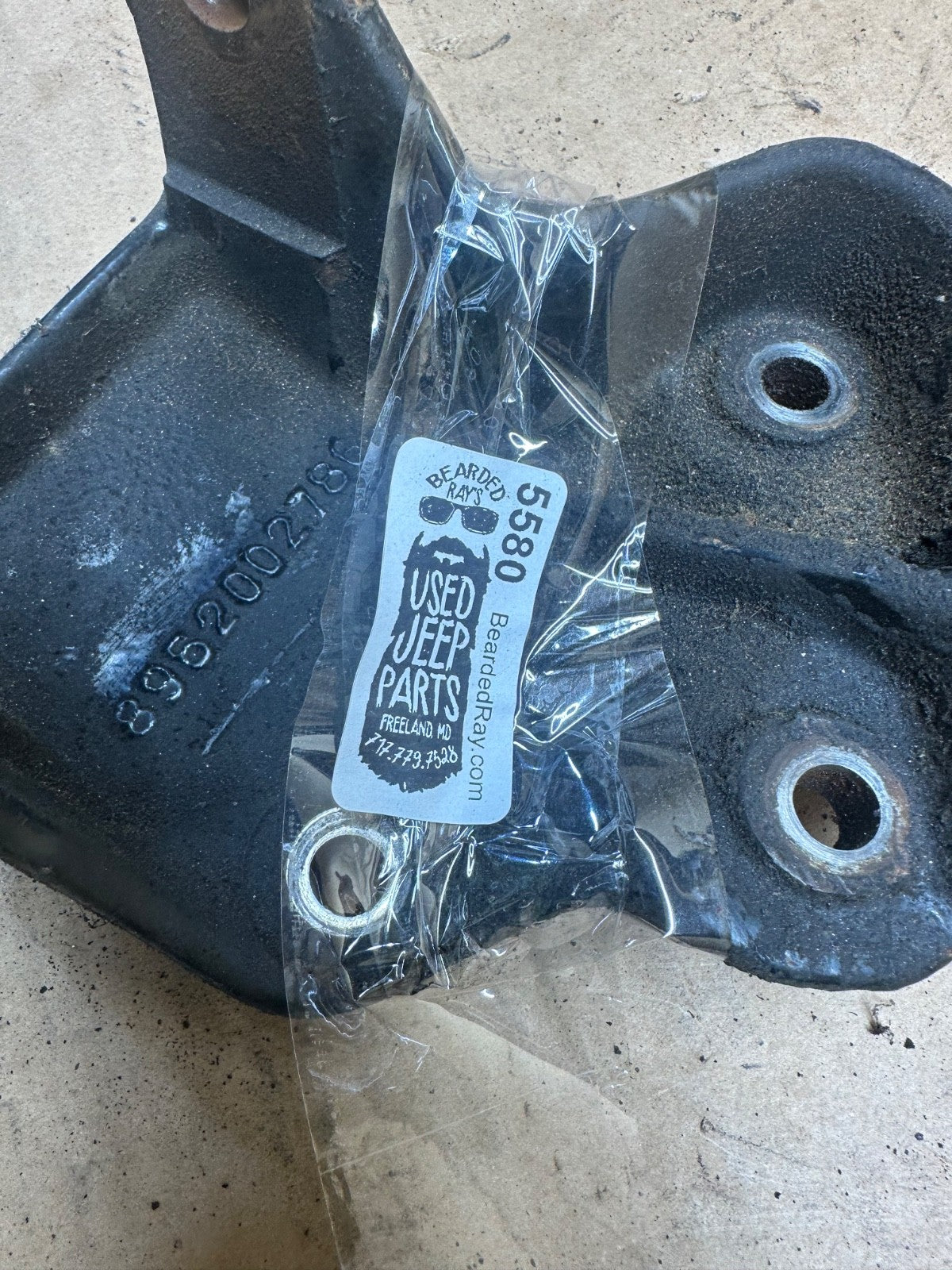 87-99 Jeep Wrangler YJ TJ Engine Mount Bracket Passenger Side Right Mounting OEM