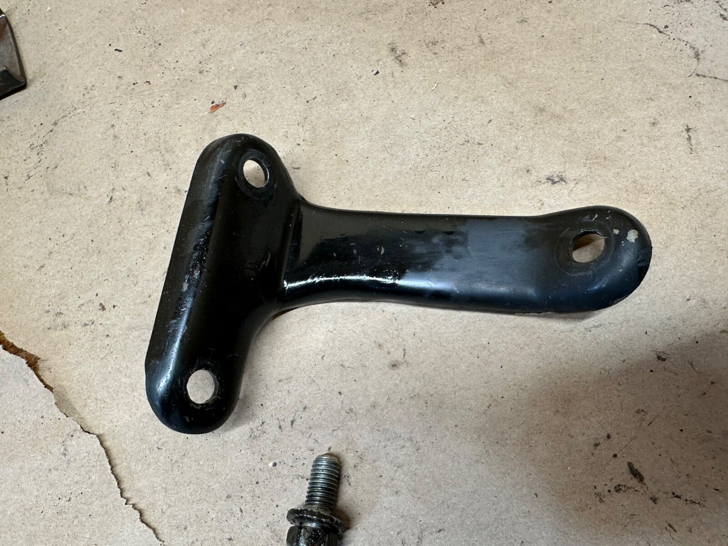 91-02 Jeep TJ Wrangler YJ Lower Engine Alternator Bracket 2.5 L Support BraceOEM