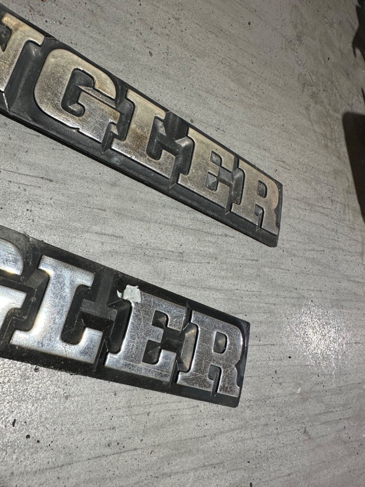 87-91 Jeep Wrangler YJ Side Body Tub Emblem Badge OEM Factory Rear Left Right OE