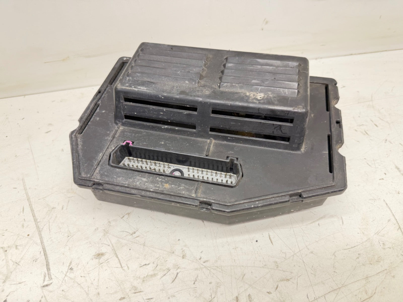 91-95 Jeep Wrangler YJ Manual 2.5 L ECM Engine Control Module Computer PCM ECU 4