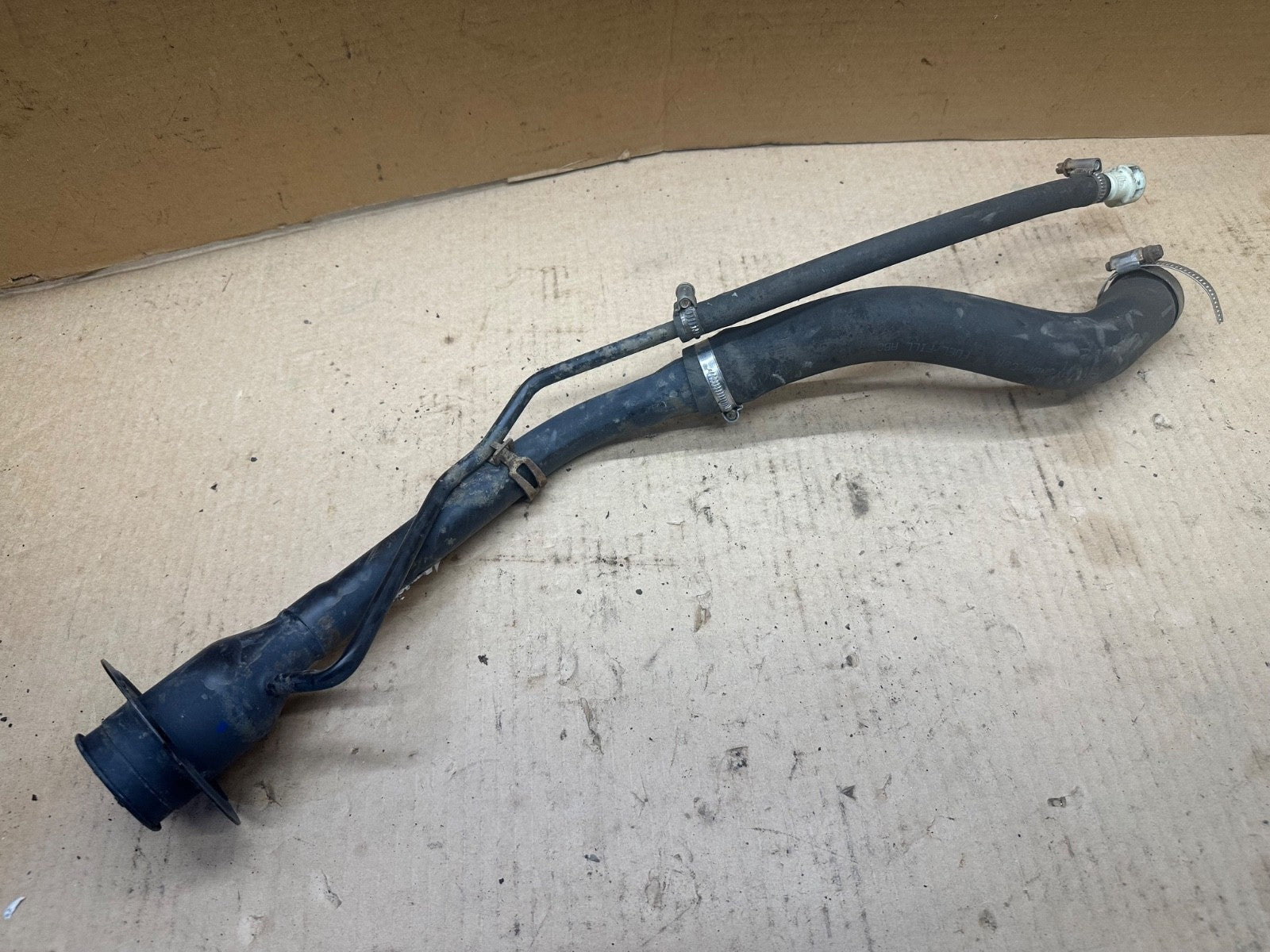 Fuel Tank Filler Neck 2010-2019 Ford E-250 E-150 E-250 E-350 Econoline OEM GAS
