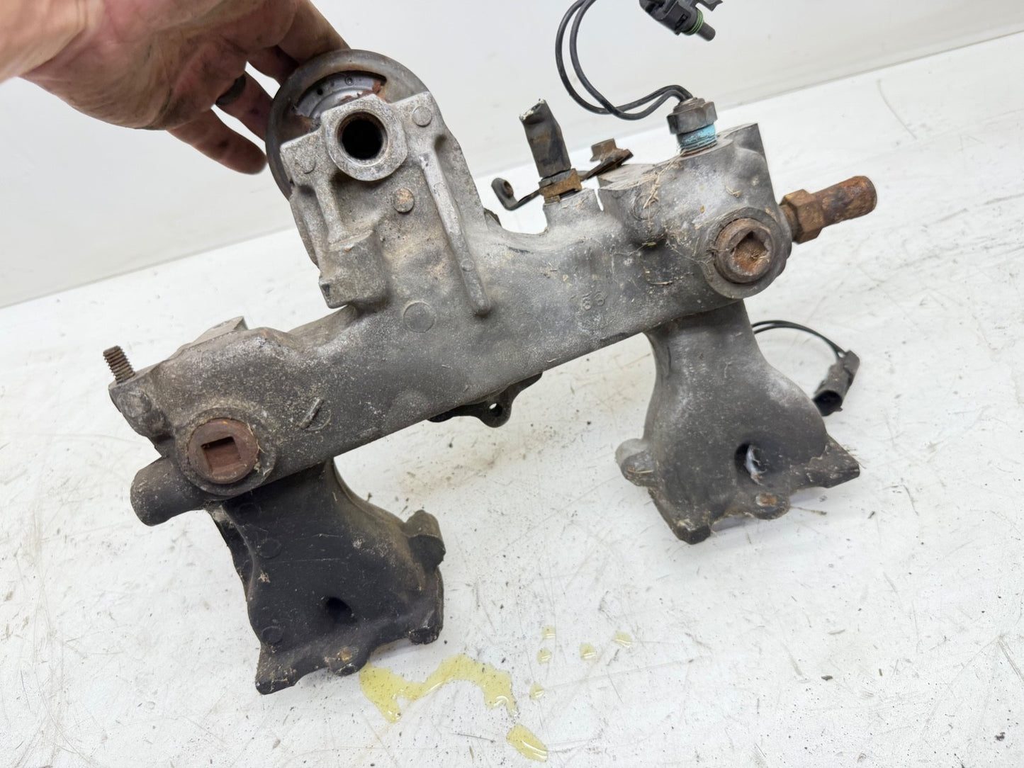 Jeep Wrangler YJ Cherokee XJ 84-90 TBI Throttle Body Intake Manifold 2.5L