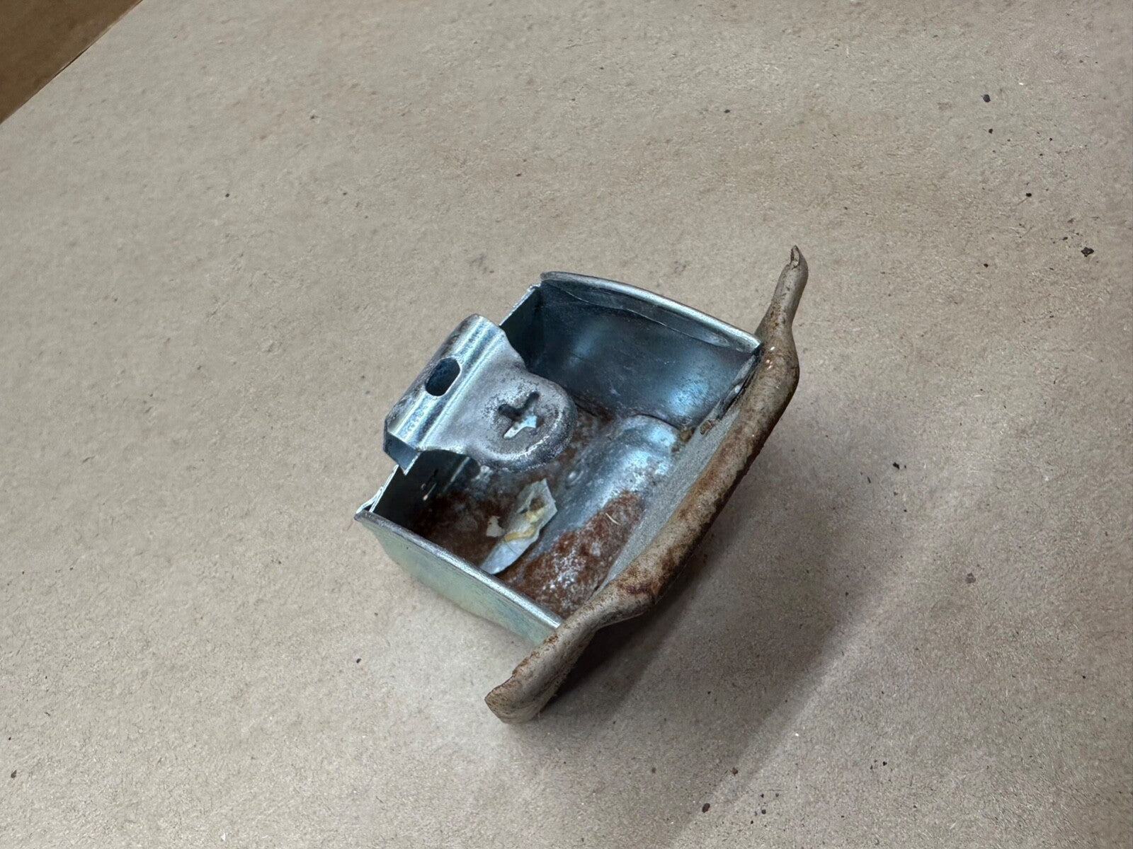 84-96 Jeep Cherokee XJ 4 Door Center Console REAR ASH TRAY Tan Coin Middle