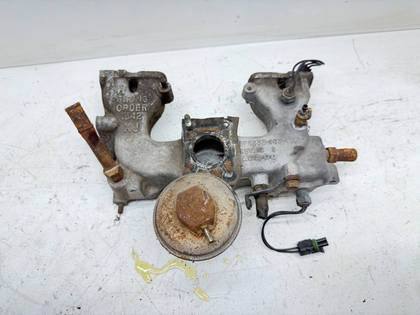 Jeep Wrangler YJ Cherokee XJ 84-90 TBI Throttle Body Intake Manifold 2.5L