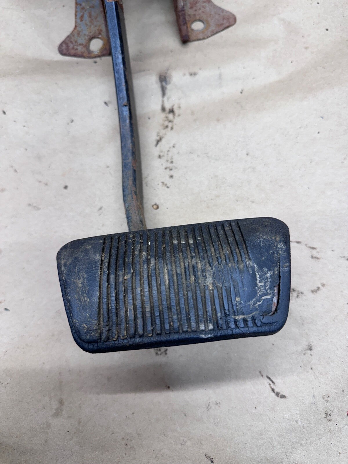 91-96 Jeep Cherokee XJ Brake Pedal Assembly Auto Trans Automatic OEM Petal 94 95