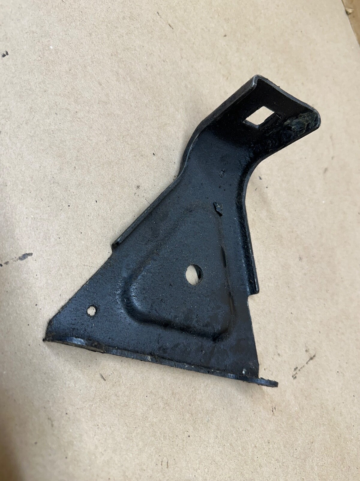 Jeep 4 Cylinder Air Cleaner Mount Bracket 2.5L IRON DUKE CJ7 Filter Power Brakes