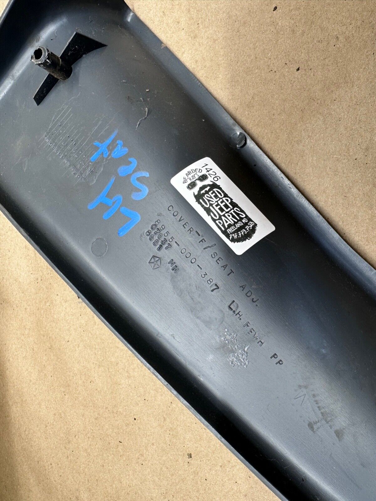 84-96 Jeep Cherokee XJ Passenger Side Manual Seat Track Trim Right Lower Cover