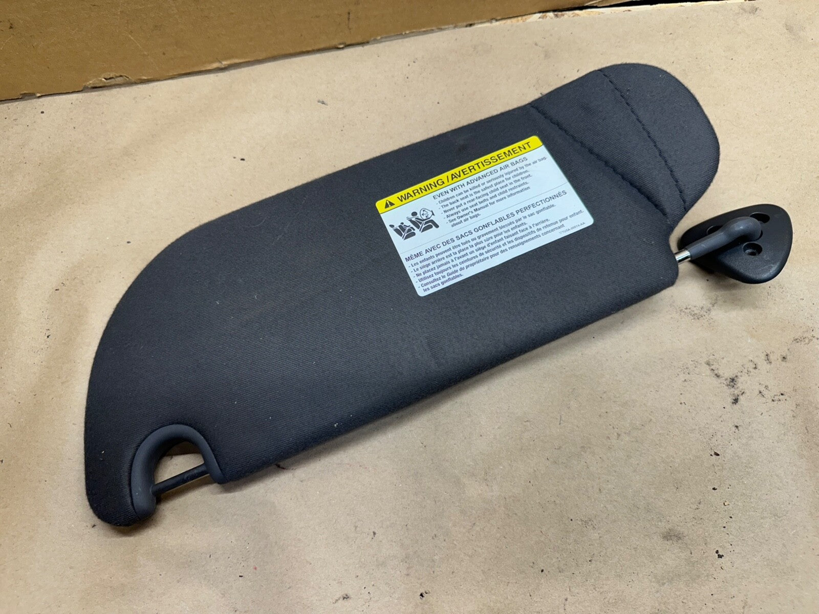 2006-2011 FORD CROWN VICTORIA OEM BLACK Passenger SUN VISOR VIC Factory Right