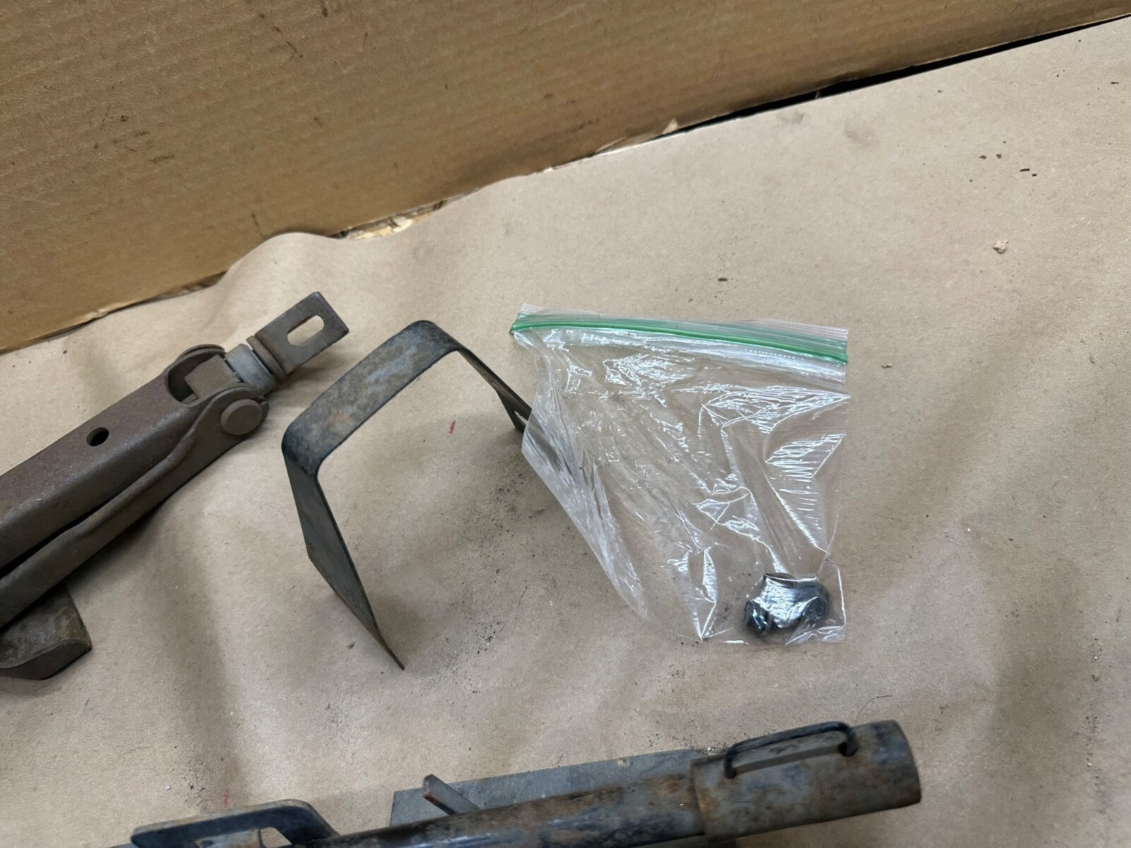 91-95 Jeep Wrangler YJ Scissor Jack Mount Spare Tire -NOT COMPLETE- FACTORY OEM