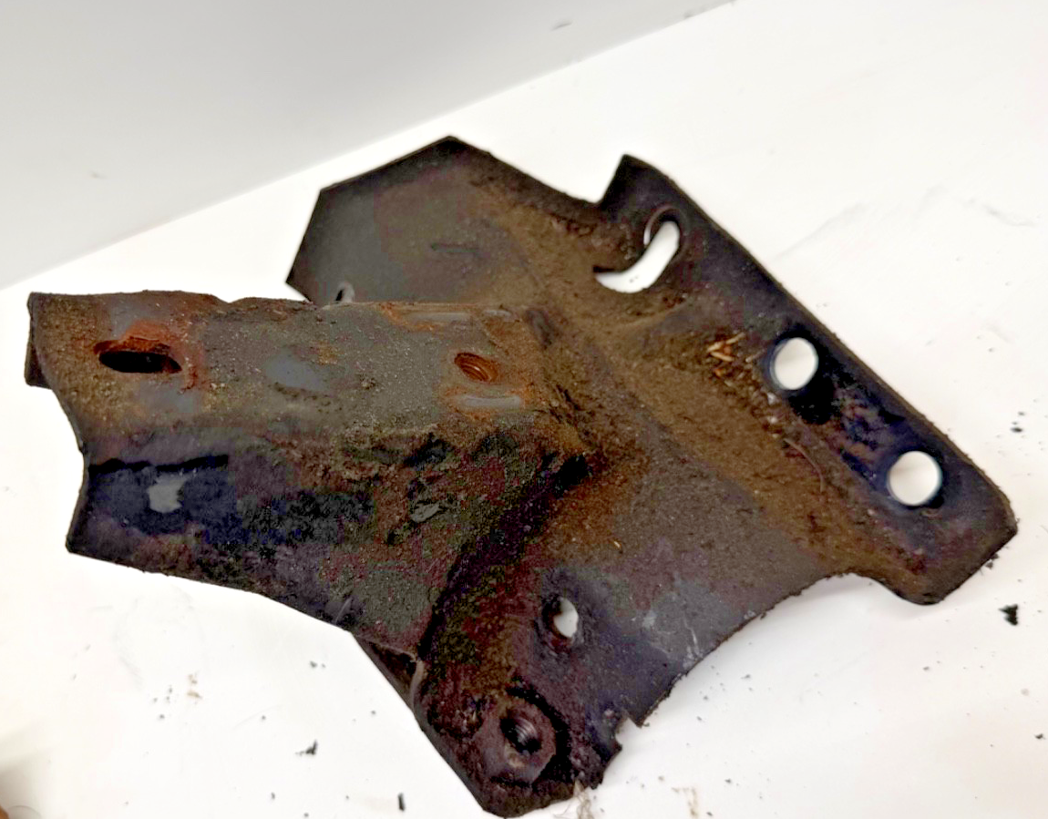 Jeep Cherokee XJ 87-01 4.0 L 6 Cyl Driver Frame Engine Motor Mount Bracket 4.0L
