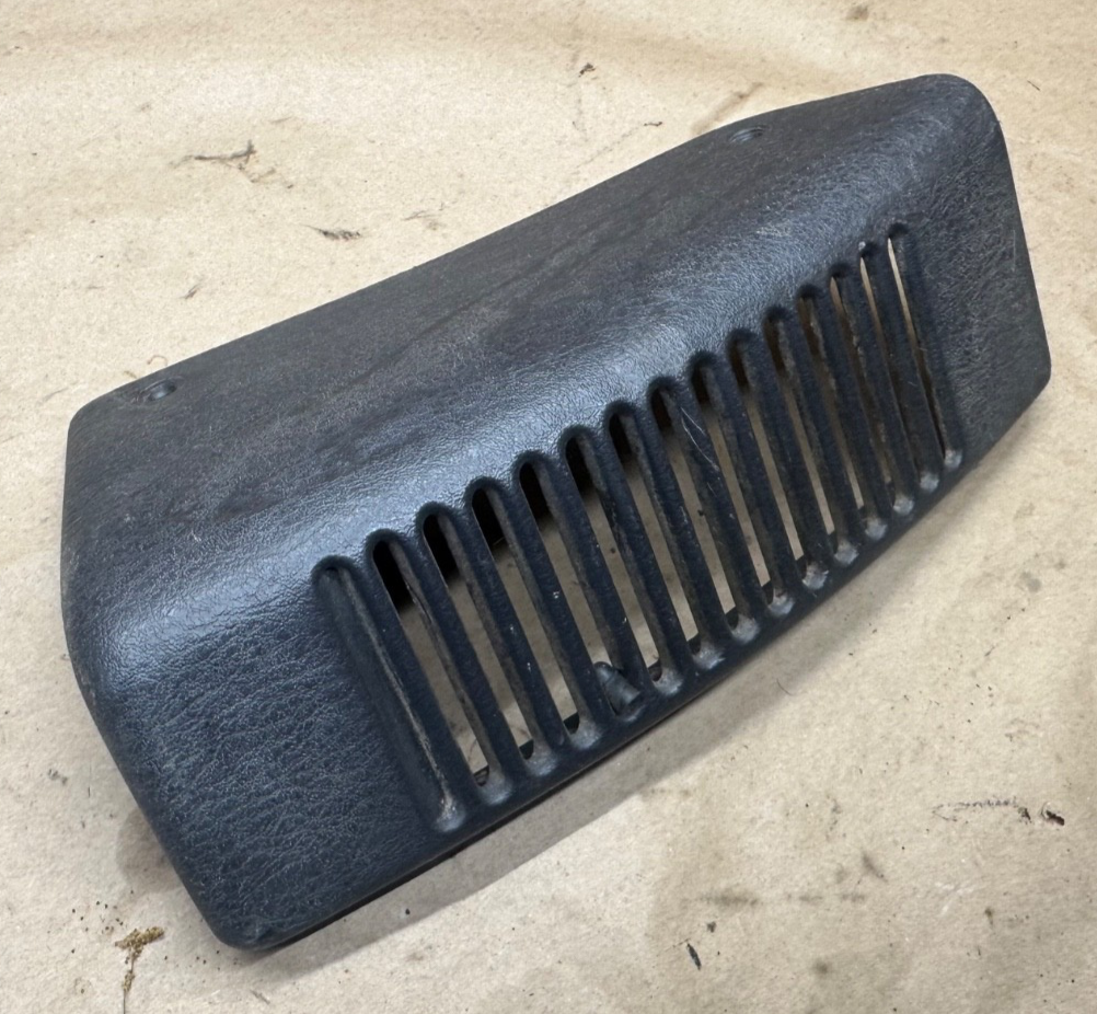 97-06 Jeep Wrangler TJ Dash Speaker Cover RH Passenger Agate Grey Right Grille