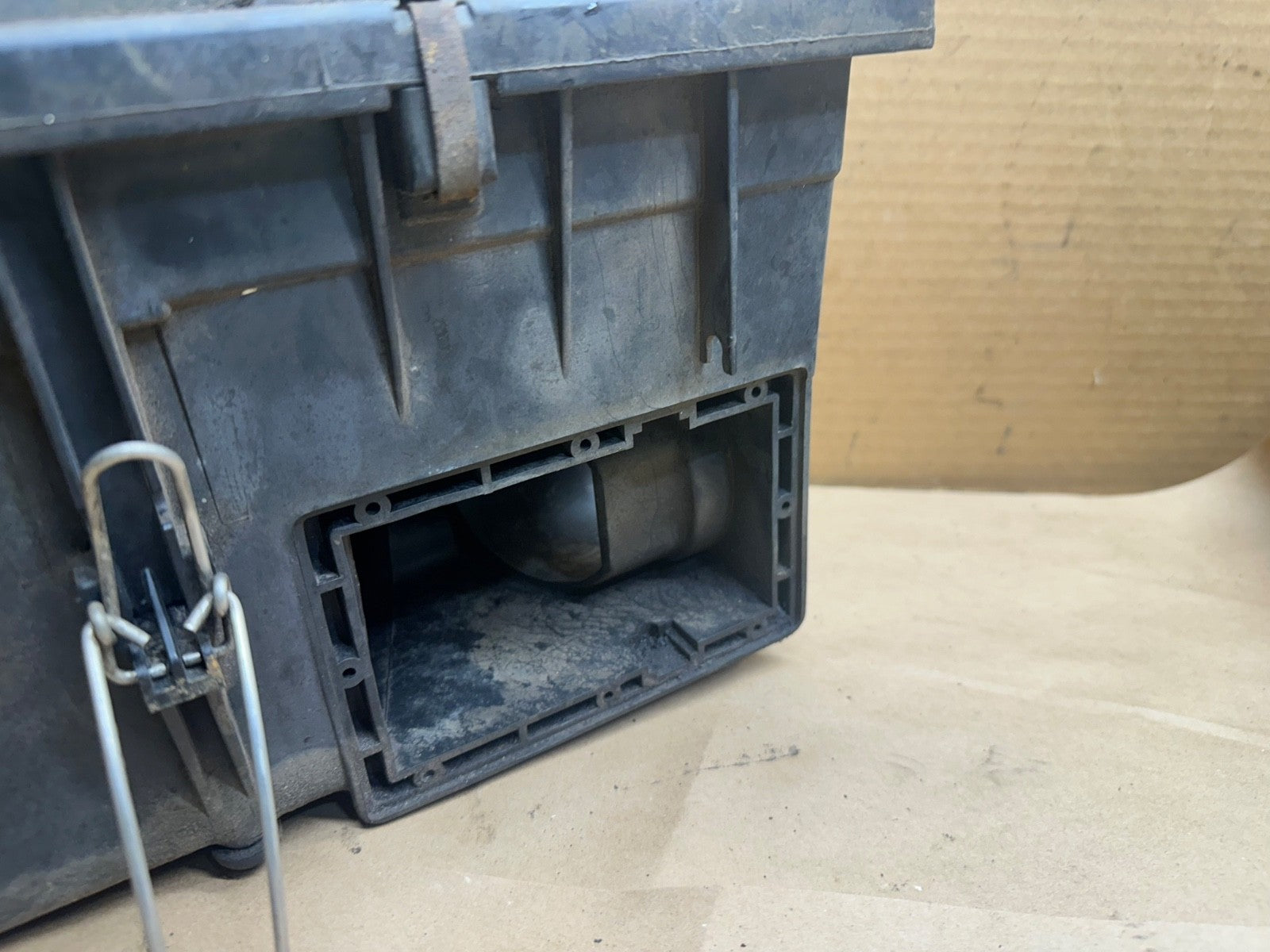 91-95 Jeep Wrangler YJ 4.0L Airbox With Intake Hose Air Filter Box Assembly 4.0