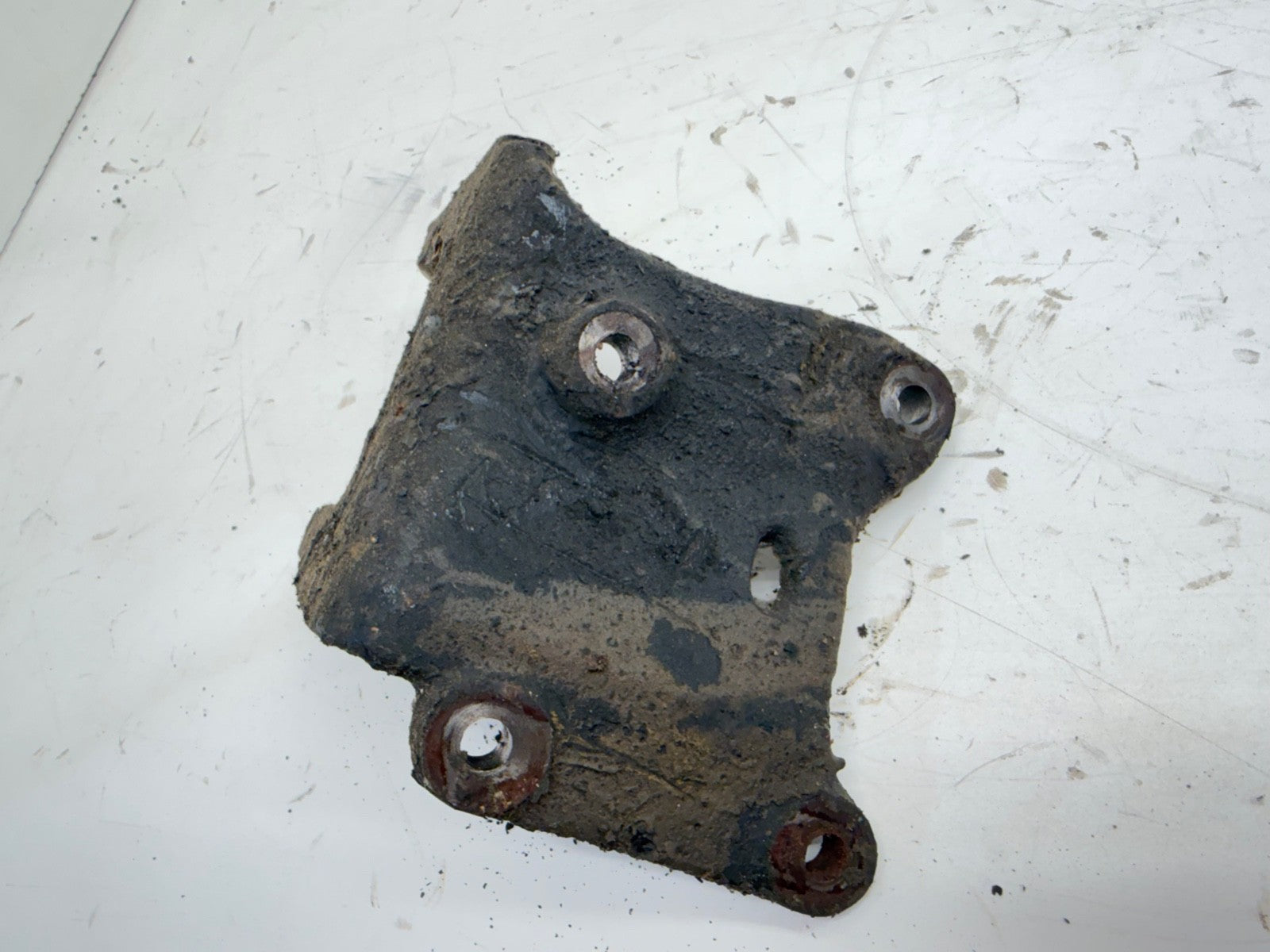 97-02 Jeep Wrangler TJ 2.5L 4cyl Right Passenger Motor Mount Bracket 52018696 OE
