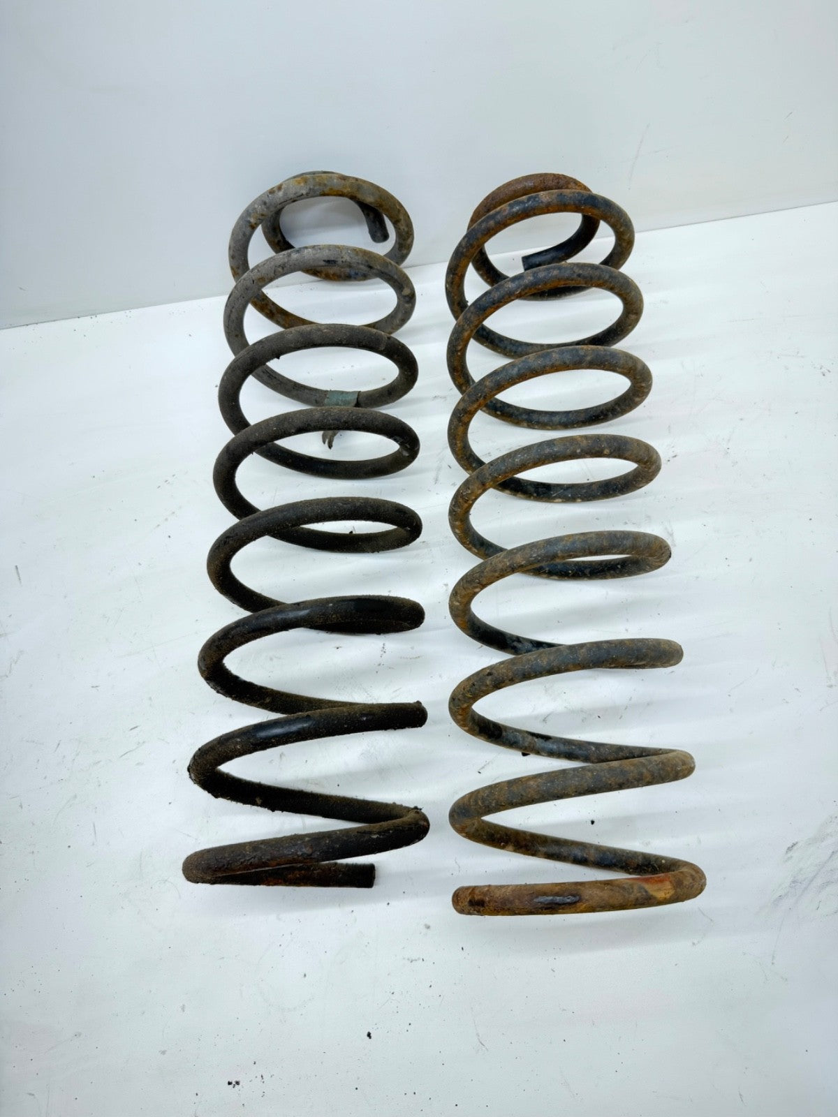 Jeep Cherokee XJ 84-01 Front Coil Springs Set Spring OEM Factory Dana 30 L R