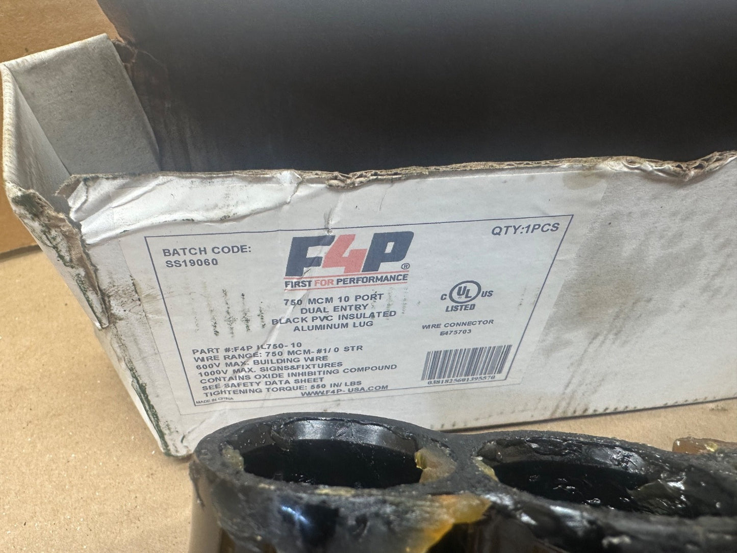 F4P IL750-10 750 MCM 10 Black PVC Insulated Lug UV BLACK MULTI-TAP 750-10 Lugs