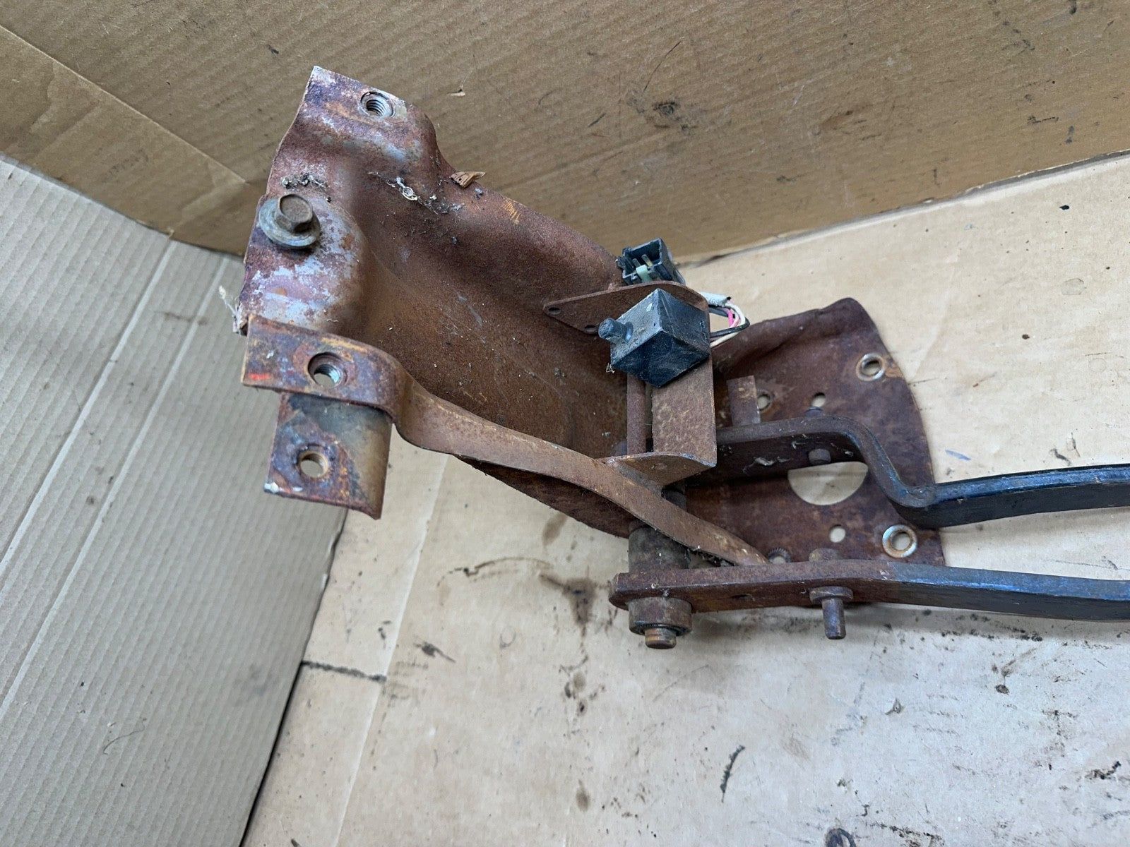 91-95 Jeep Wrangler YJ Manual BRAKE CLUTCH PEDAL Assembly Factory PETAL OEM ASSY