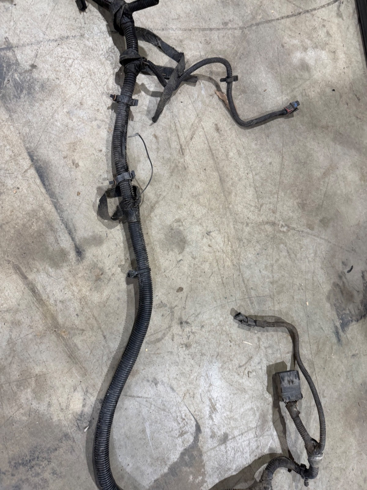 97 Jeep TJ Wrangler Fusebox Under Hood Fuse box Engine Wire Harness Block 97
