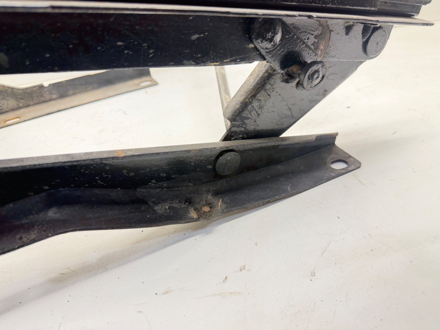 87-95 Jeep Wrangler YJ SEAT BRACKET FRAME Folding Flip Slider Passenger Seat OEM
