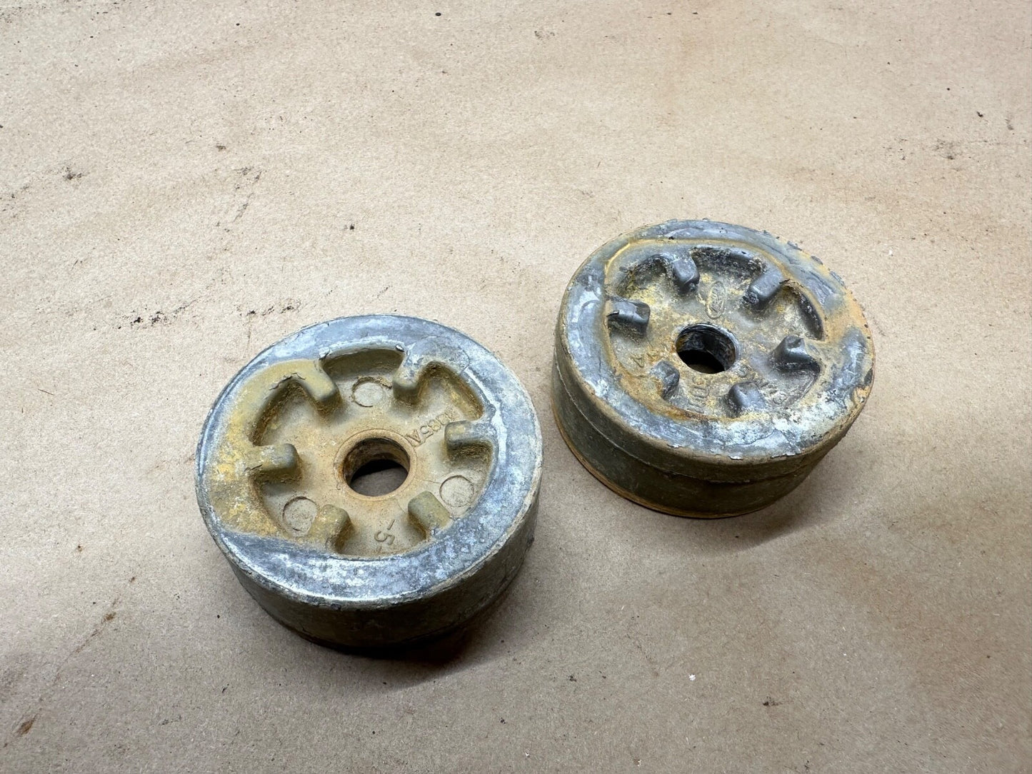 Ford Lower Mount Shim 5W7Z-5D018-AA or 5W7Z-5D018-AA Spacer 05-11 Body Pair OEM