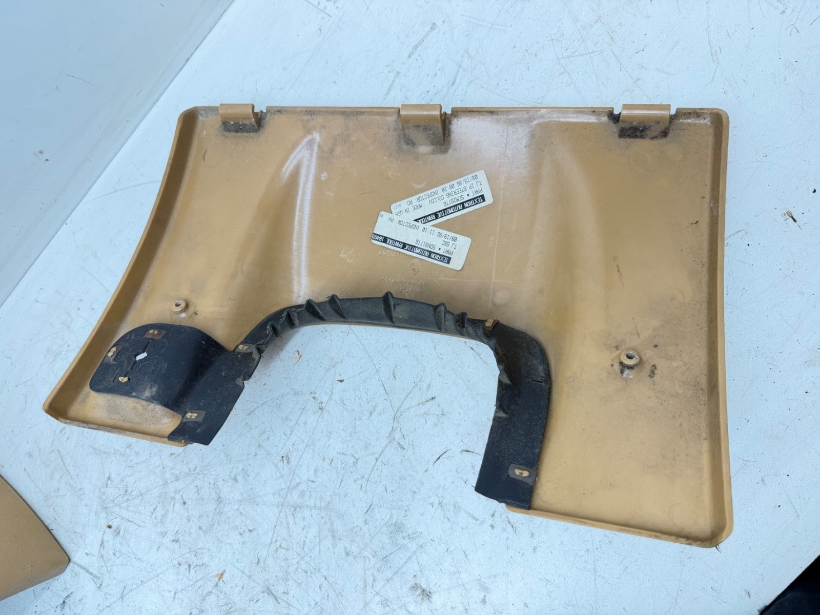 97-00 Jeep Wrangler TJ OEM Knee Bolster Trim Panel Saddle Tan 1997-2000 Factory