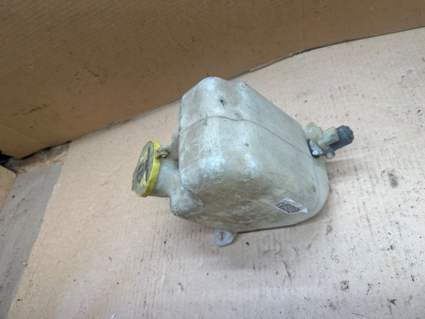 97-02 Jeep TJ Wrangler Single Pump Windshield Washer Reservoir Soft Top 55154804