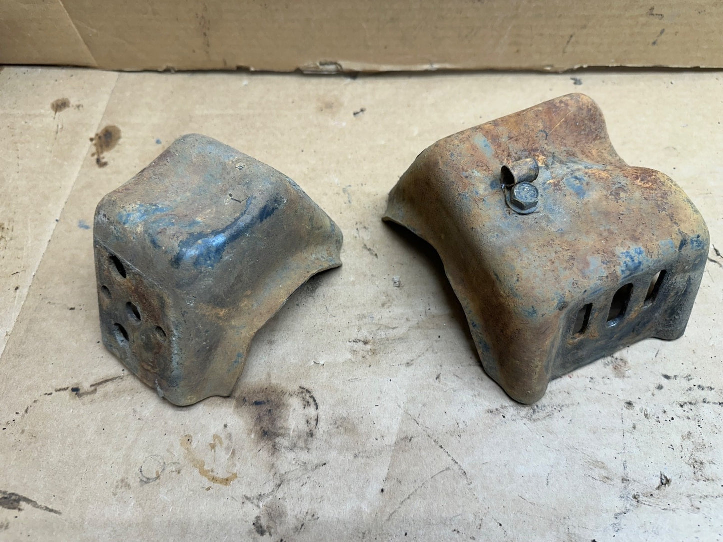 Jeep CJ 6 cylinder motor mounts 4.2 CJ 5  CJ7 frame side Bracket 258 4.2L Set OE