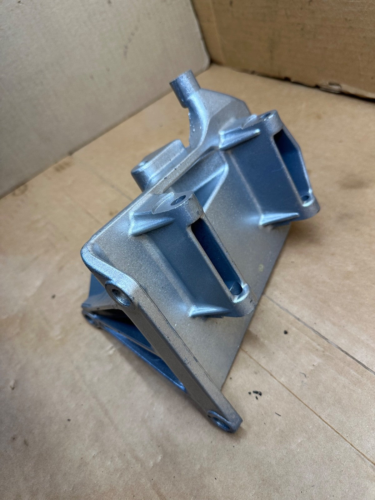 Jeep FSJ 4.2L  A/C Compressor Bracket OEM 3239470 4.2 L Air Mount A C J10 Waggy