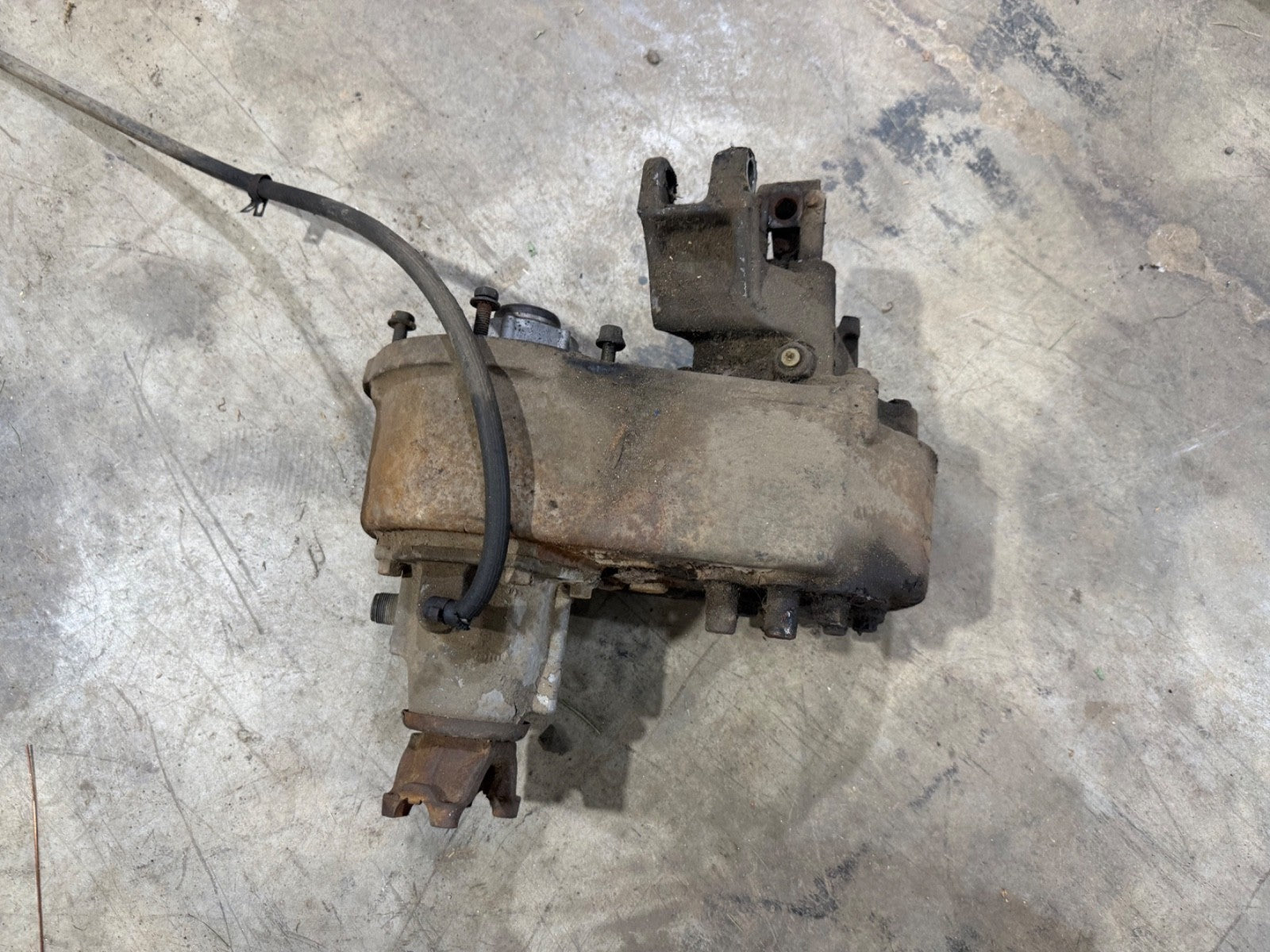 80-86 Jeep CJ Dana 300 Long Transfer Case 4x4 4WD CJ5 CJ7 5 7 D300 D Three Hundy