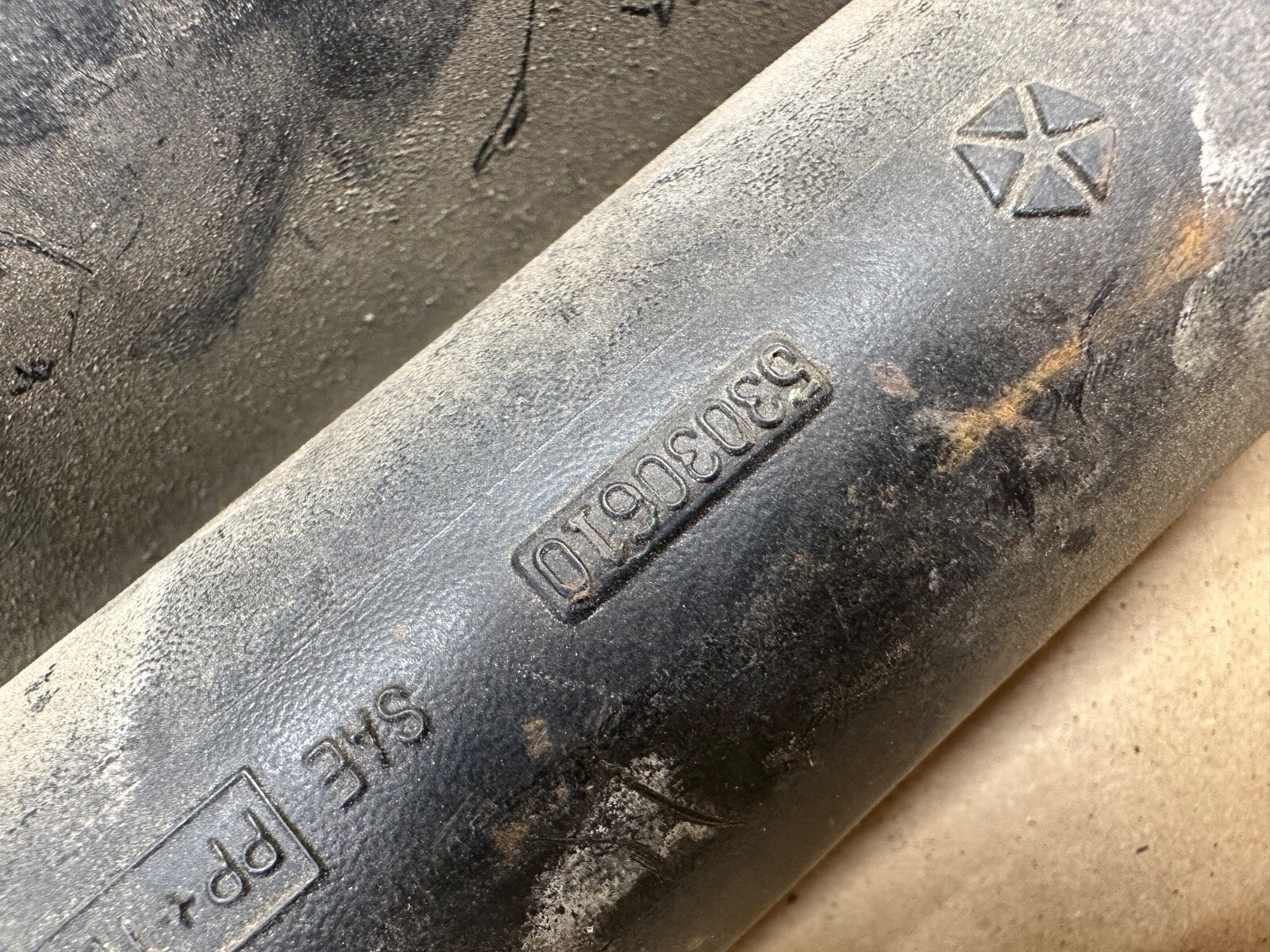 97-02 Jeep Wrangler TJ Air filter box Intake Tube 2.5L 4 Cylinder 2.5 L Hose OEM