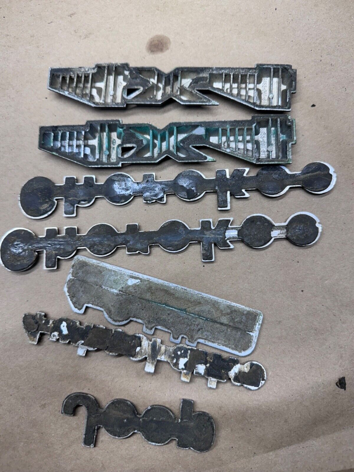 84-96 Jeep Cherokee XJ Fender Emblem Badge 4x4 4.0 Litre OEM Set Silver Factory