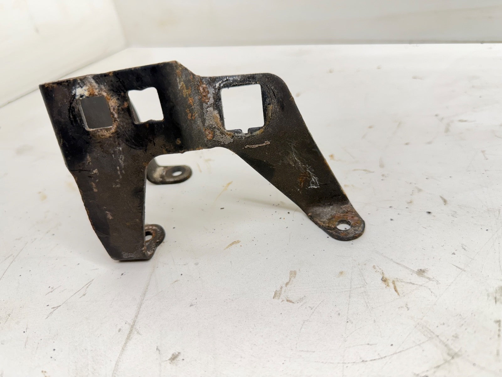 91-02 Jeep Wrangler TJ 4.0 L Throttle Cable Bracket Kickdown Mount OEM Factory