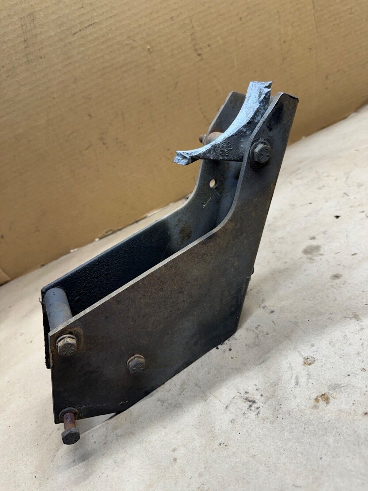 International S Series V8 392 Alternator Bracket International Medium Duty Truck