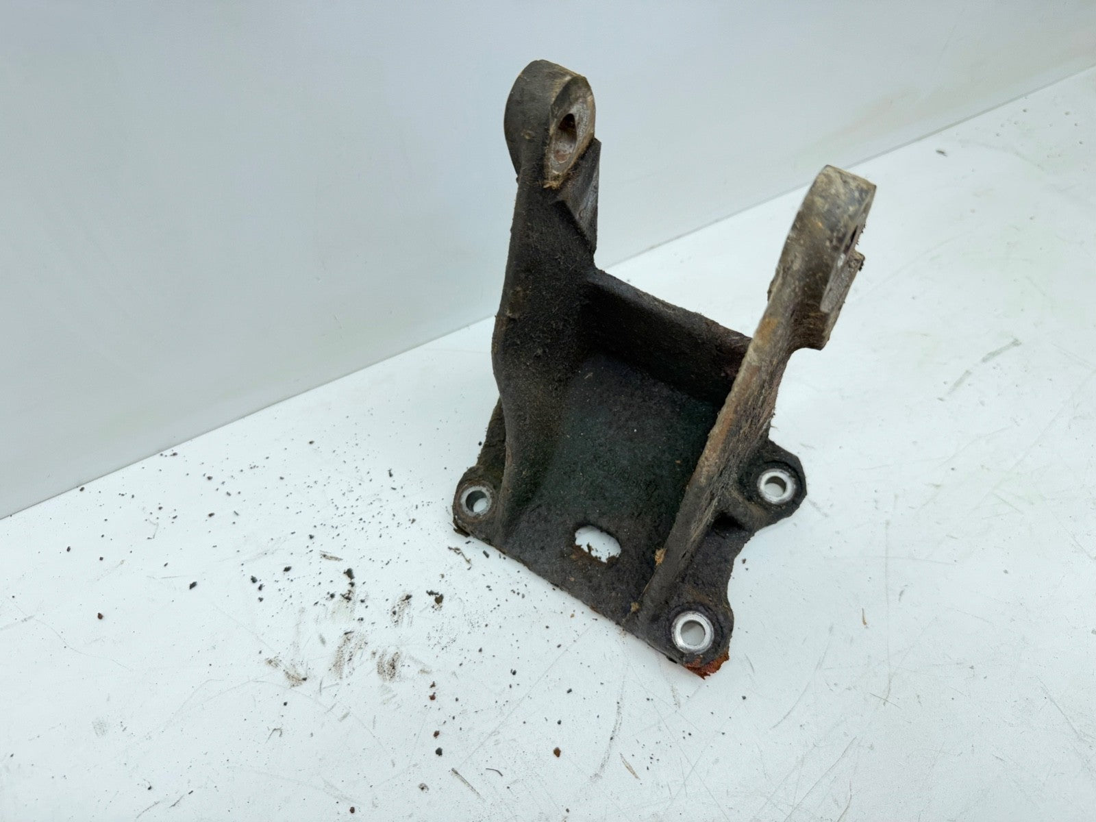 97-02 Jeep Wrangler TJ 2.5L 4cyl Driver Left Motor Mount Bracket 52018697