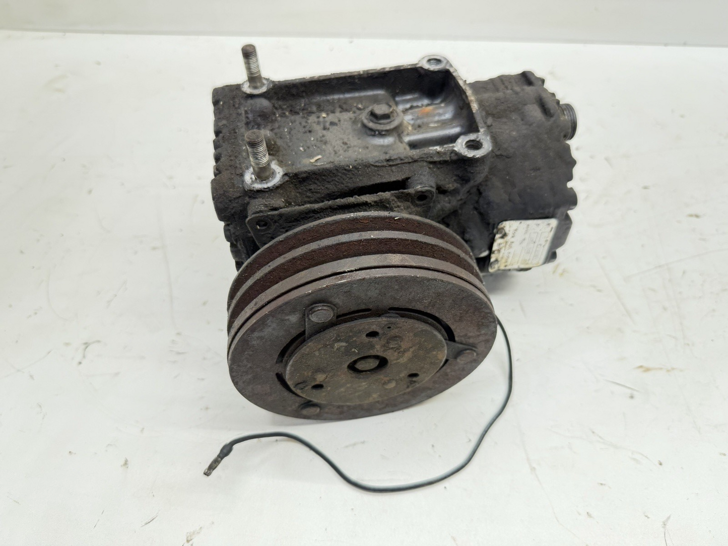 Jeep CJ YJ Wrangler Wagoneer AMC V8 York A/C Compressor Cherokee J10 J20 AC OEM