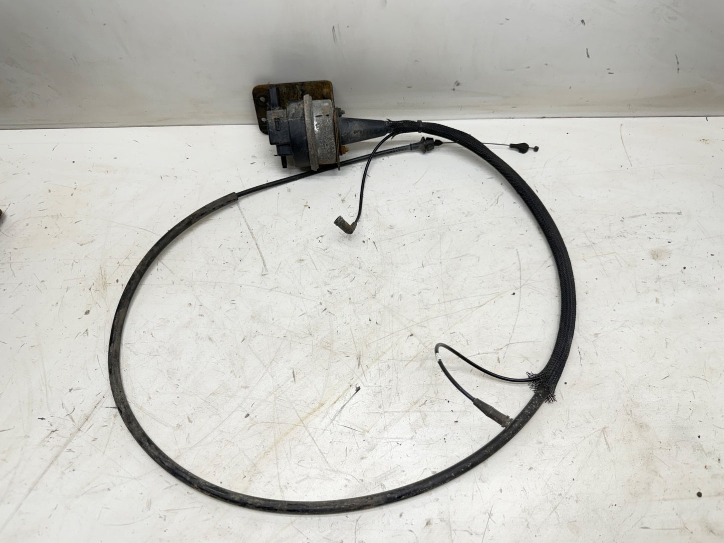 97-02 Jeep TJ LJ Wrangler Cruise Control Speed Servo Module & Bracket OEM Cable