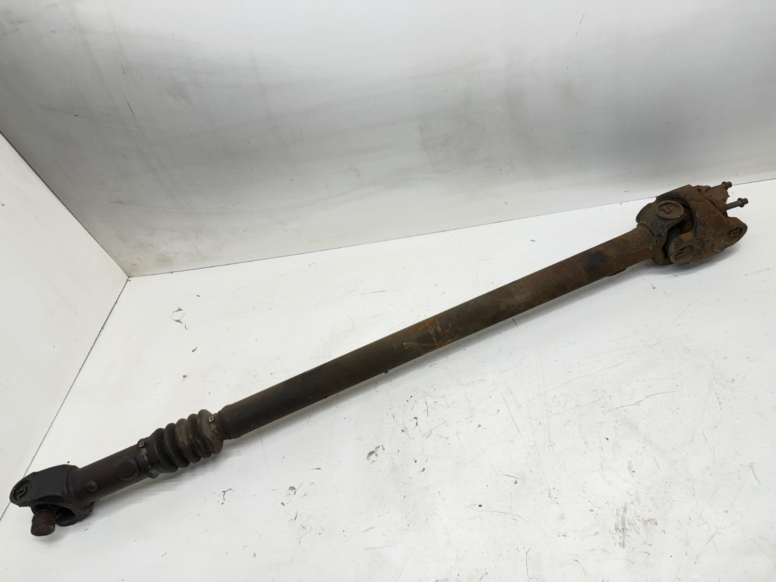 Jeep Wrangler TJ 97-02 2.5L Front Driveshaft Drive Shaft Manual Trans 4 Cyl OEM