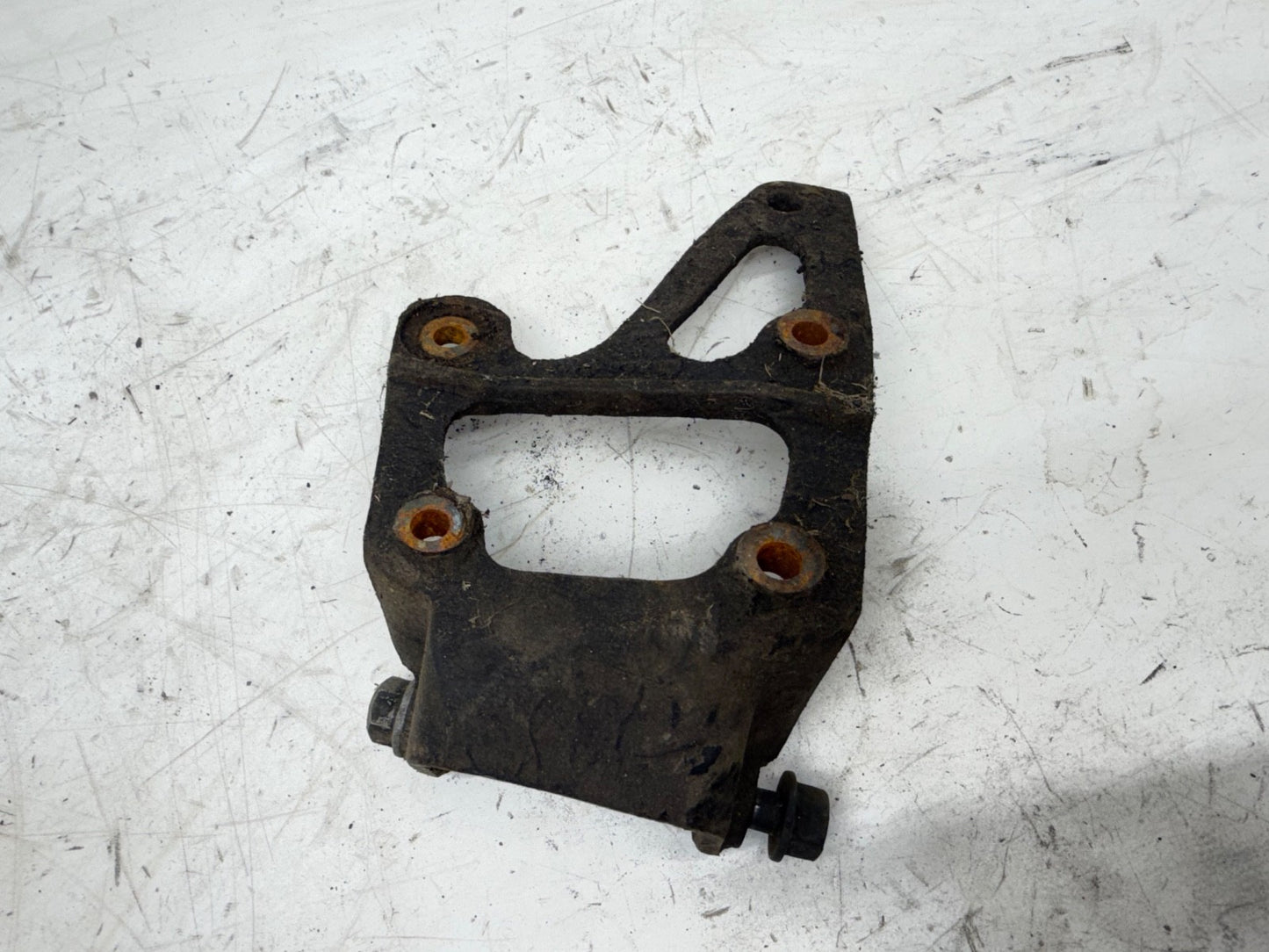 Jeep Wrangler YJ 87-90 2.5 L 4 Cyl Passenger Side Motor Engine Mount 8952001182