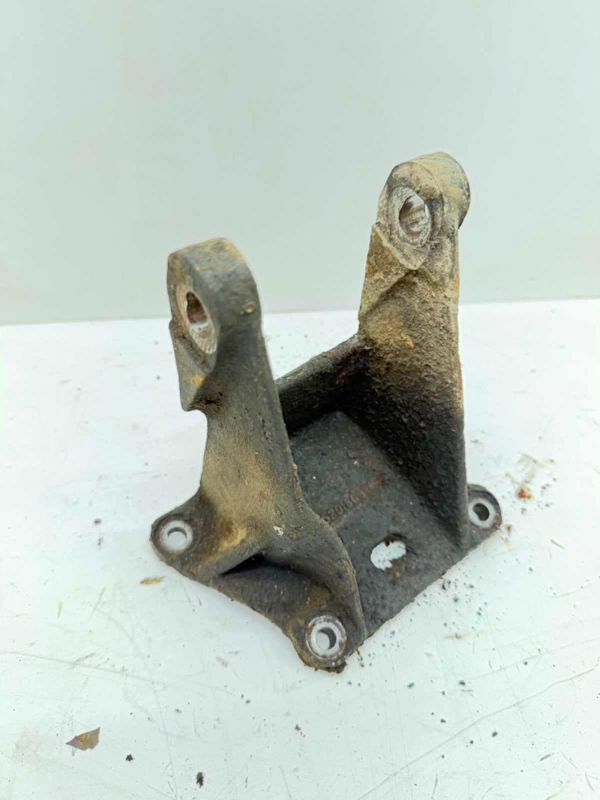 97-02 Jeep Wrangler TJ 2.5L 4cyl Driver Left Motor Mount Bracket 52018697