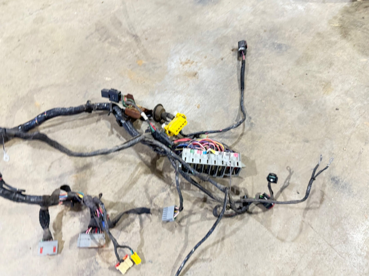 01 Jeep TJ Wrangler Interior Fusebox Crossbody Wire Harness Soft Top Under Dash