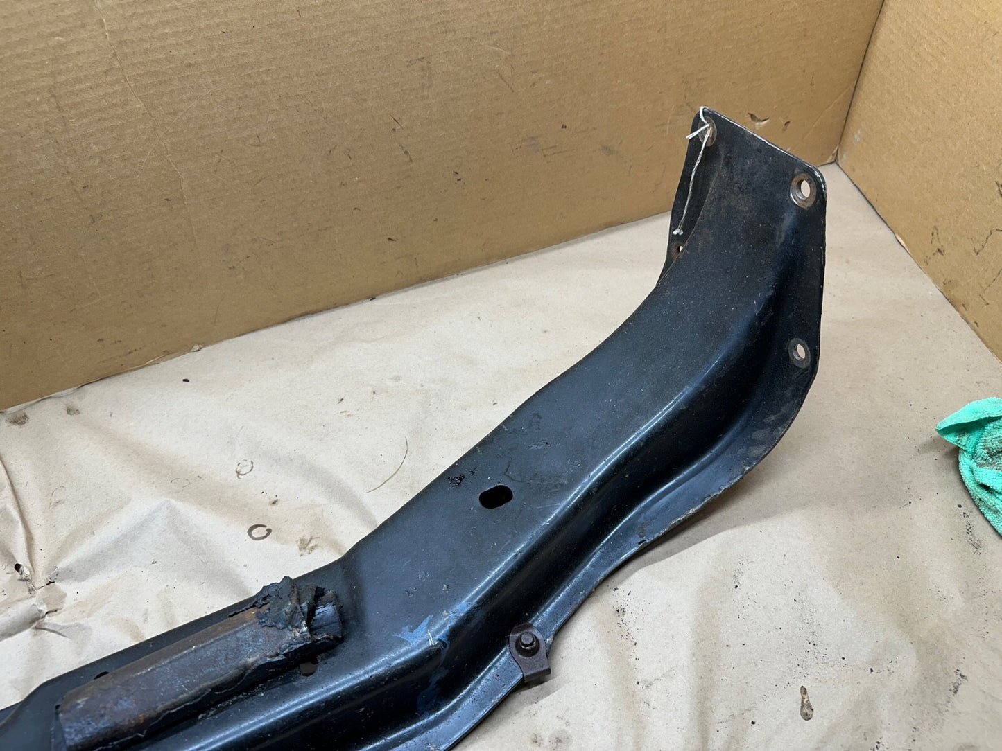 94-98 Dodge Ram 1500 A/T 4x4 Auto Transmission Crossmember Mount Support OEM