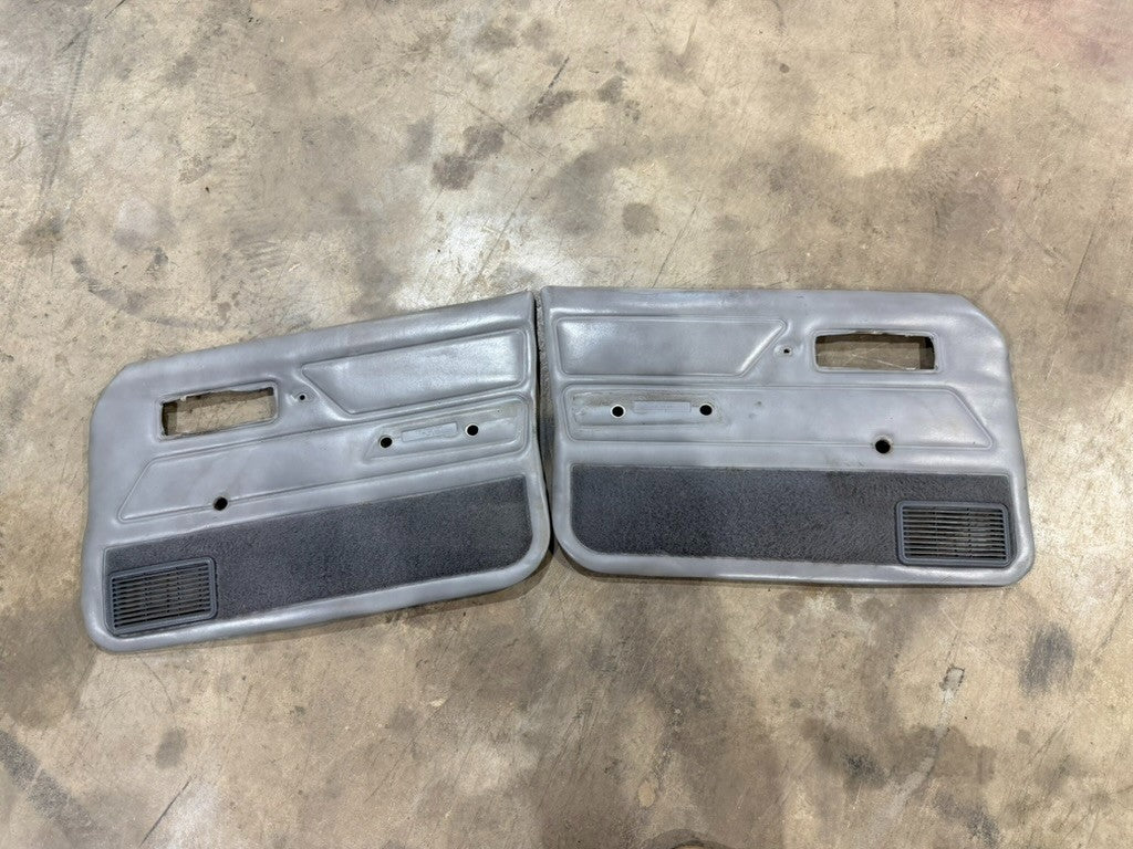 84-96 Jeep Cherokee XJ Pair L R Gray Interior Door Panel Manual Crank Windows OE