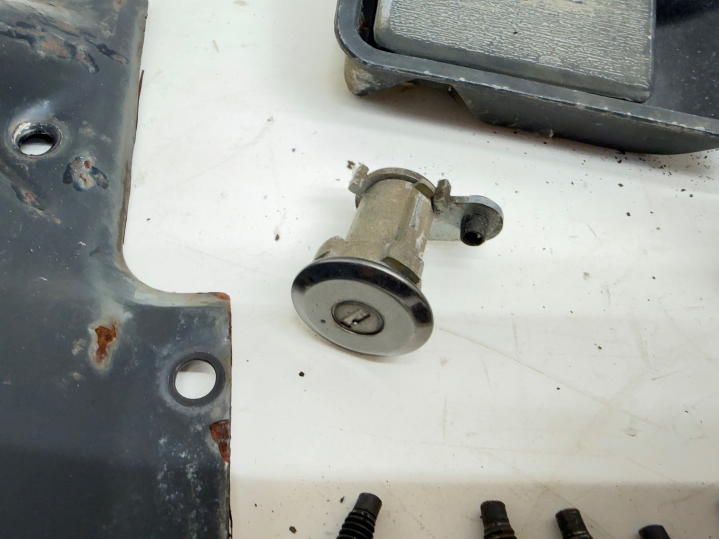 91-95 Jeep Wrangler YJ Tailgate Latch Handle Passenger Door Tail Gate Rear OEM